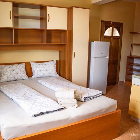Guesthouse Marija Lopar Exterior photo